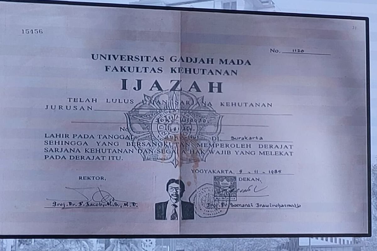Foto Ijazah Jokowi Diuji Forensik Bareskrim Polri