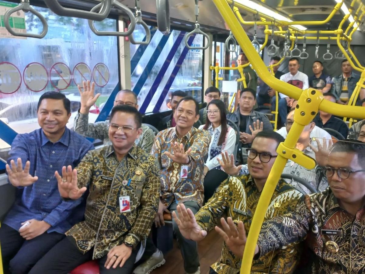 Andra Soni Bahas Kerja Sama BRT dengan Dirut Damri